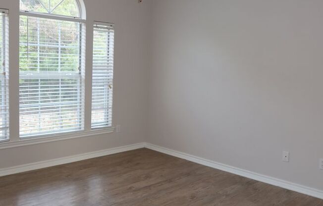 1 bed, 1 bath, $1,295, Unit Unit 825