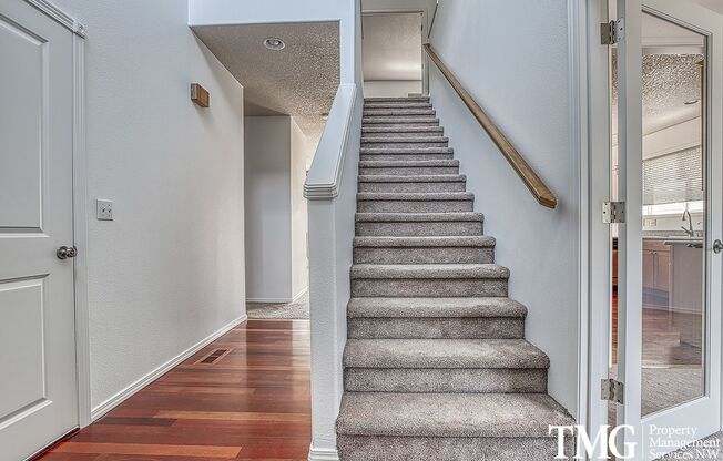 Large 4 Bed 2.5 Bath Home in Lakeshore!
