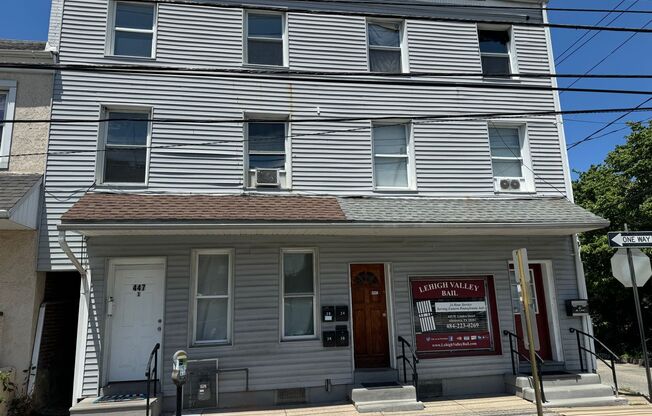 445-447 West Linden Street