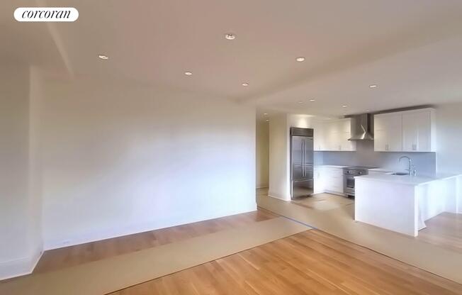 3 beds, 3 baths, $14,000, Unit PHD