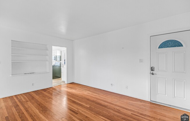 1352 OCEAN PARK BLVD