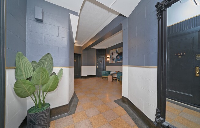 118 E 91 ST