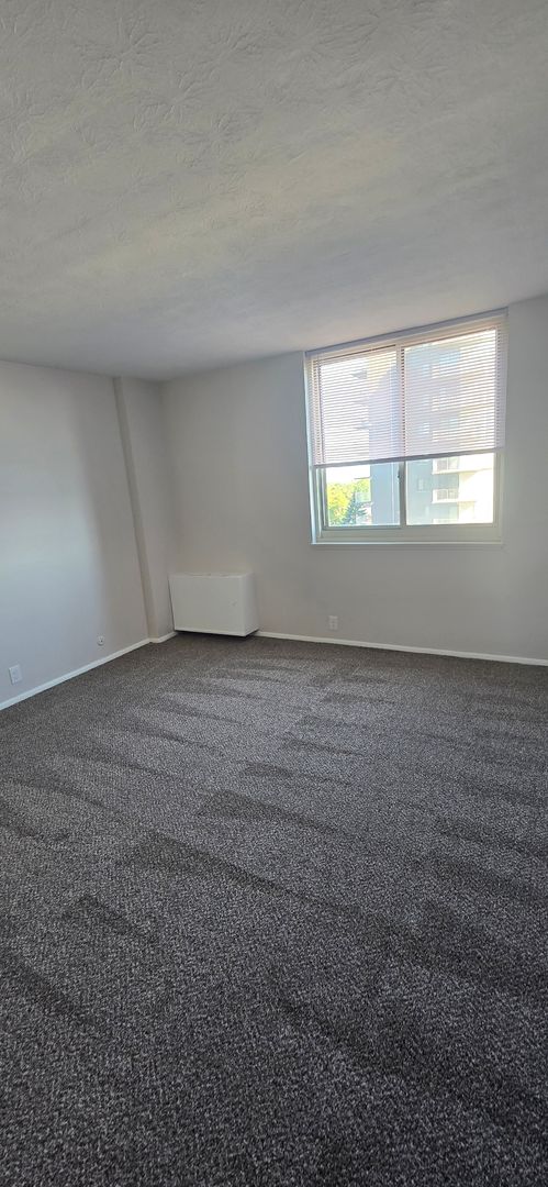 2 beds, 1.5 baths, 1,145 sqft, $1,300, Unit 77-7B2