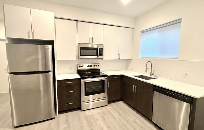1 MONTH FREE RENT! Brand New Modern Units in N. Tabor Neighborhood