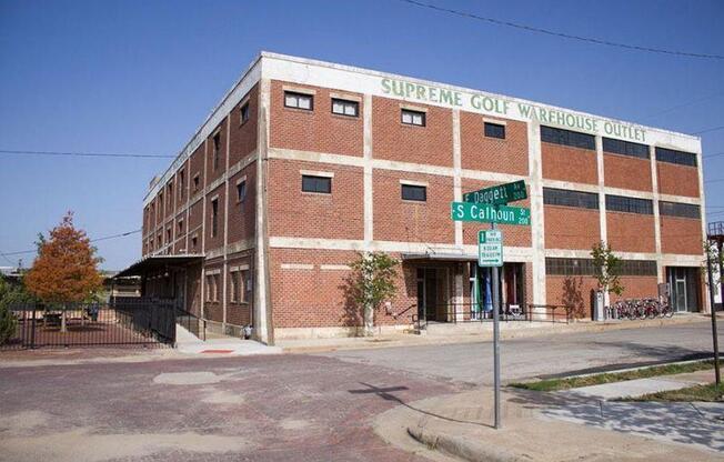 201 S CALHOUN ST