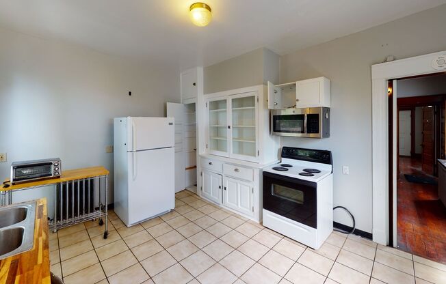 3 beds, 2 baths, $2,250, Unit 2337V