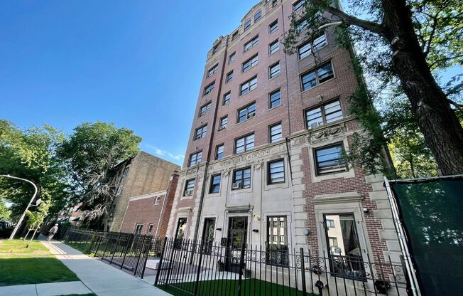 2 beds, 1 bath, 430 sqft, $2,150, Unit 7E