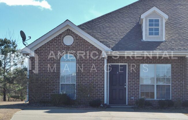 End Unit Townhome for rent in Calera, AL!!! Available to View with 48 Hour Notice!!!