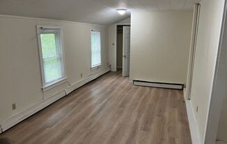 4 beds, 1 bath, $2,400, Unit C