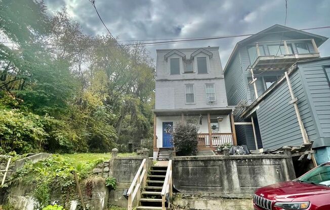 76 Holt Street