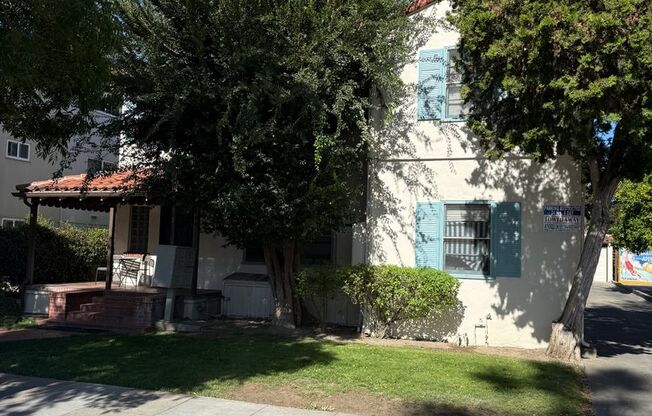 452 S 3rd Street
