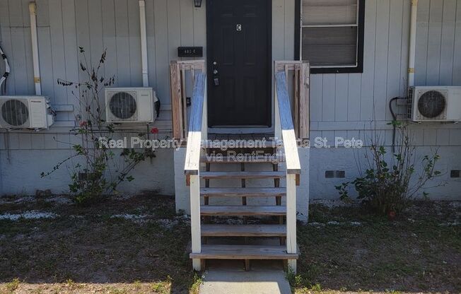 402 W AMELIA AVE