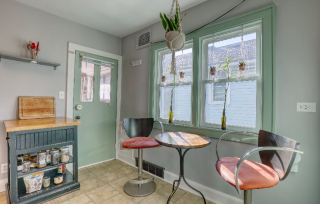 2542 A S AUSTIN ST