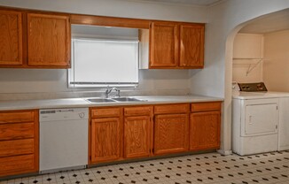 3 beds, 2 baths, $2,600