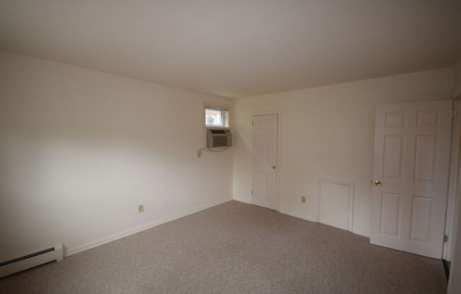 2 beds, 1 bath, 874 sqft, $1,445, Unit P-11