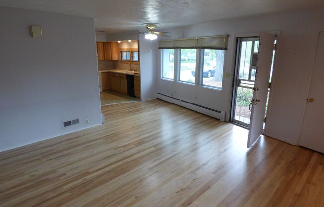 $0 DEPOSIT OPTION. 2 BEDROOM 1 BATH, XERISCAPED YARD CLOSE TO BELMAR, O'KANE PARK AND ST ANTHONY'S!