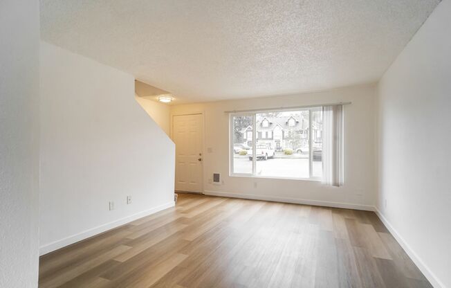 2 beds, 1 bath, 742 sqft, $1,495, Unit 1