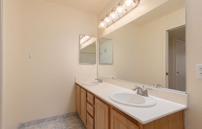 3 beds, 2 baths, $1,325, Unit Bldg 58