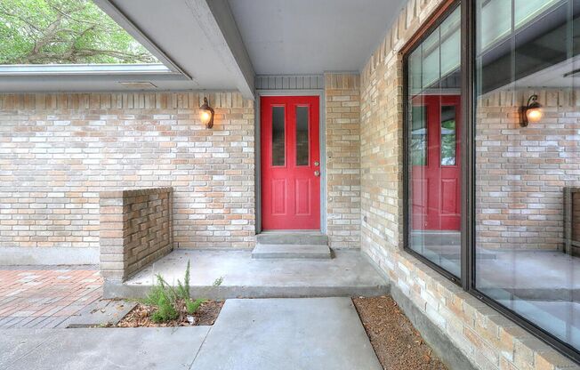 3121 Seafoam - 4/bedroom 2/bathroom - $2,100/monthly