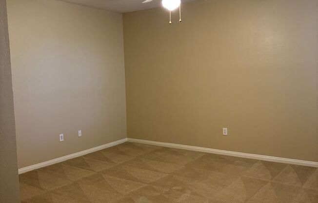 3 beds, 2 baths, $1,600