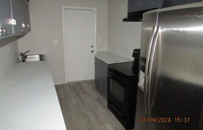 3 beds, 2 baths, $1,495