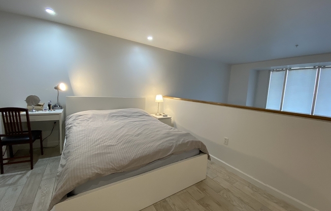 1 bed, 1.5 baths, 817 sqft, $3,800, Unit 702