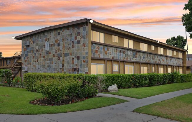 1 bed, 1 bath, 700 sqft, $2,380, Unit P04