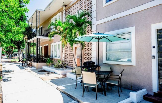 1 bed, 1 bath, 400 sqft, $1,245, Unit 543 1/2 2nd Street N St. Petersburg, FL 33701