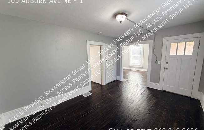 105 AUBURN AVE NE