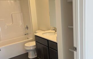3 beds, 2 baths, 1,092 sqft, $1,400, Unit 2-204