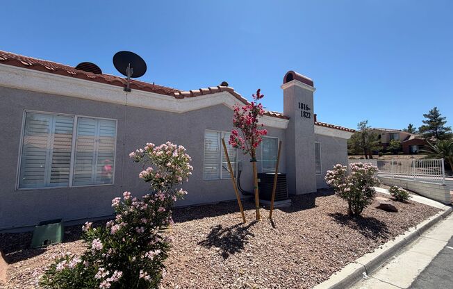 Charming 2 bedroom single story townhome