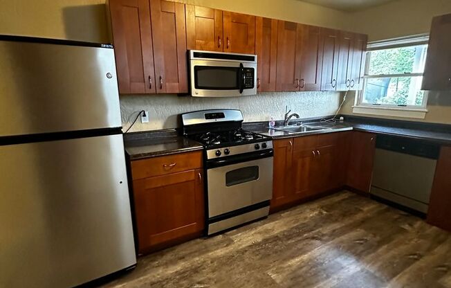 2 Bed 1 Bath Townhouse for Rent in Lawrenceville!