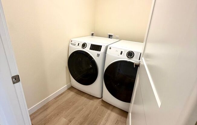2 beds, 1 bath, $1,875, Unit E302