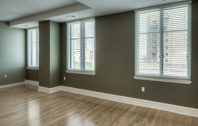 1 bed, 1 bath, 753 sqft, $1,100, Unit #404