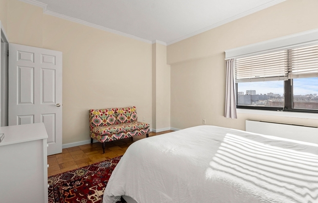 2 beds, 2 baths, 1,285 sqft, $4,900, Unit 17M