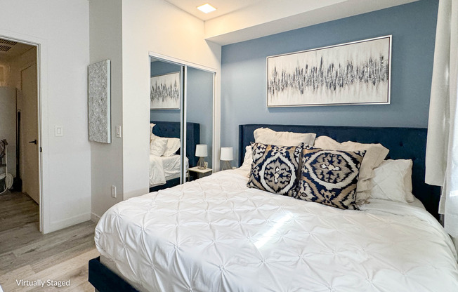 1 bed, 1 bath, 720 sqft, $2,450