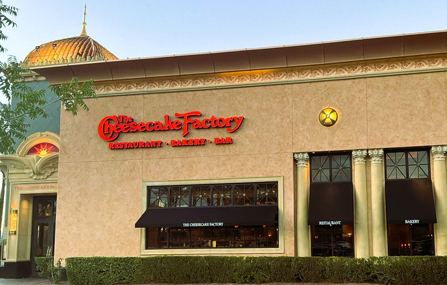 Cheesecake Factory at the District