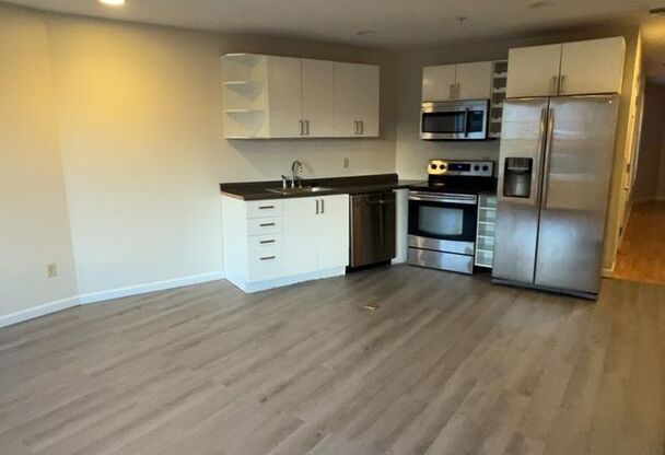 3 beds, 1 bath, 1,550 sqft, $1,775