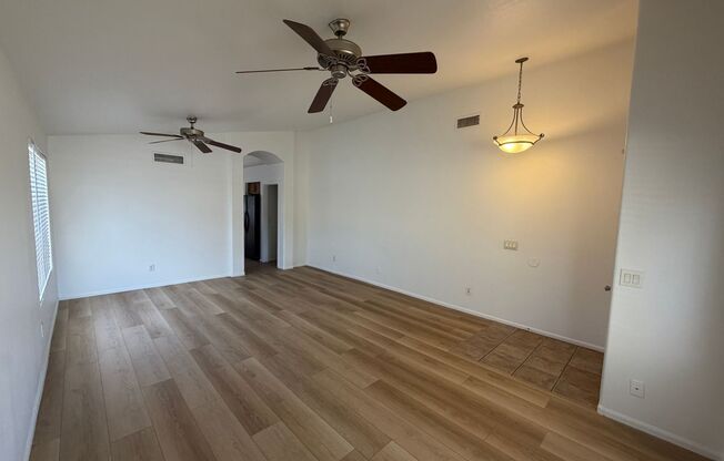 1225 N 159 DR