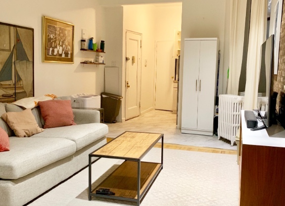 224 E 27 ST