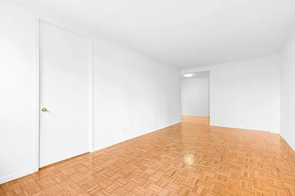 Studio, 1 bath, $7,700, Unit 25B