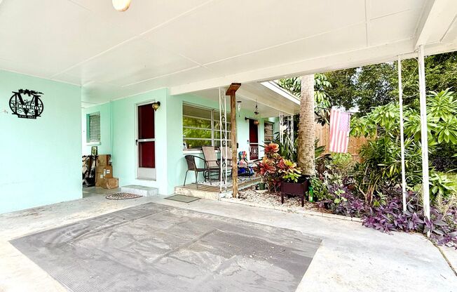 Bright & cozy 2bedroom 1bath home with outdoor space and storage - Tarpon Springs!