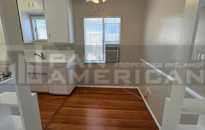 335 S LOS ROBLES AVE