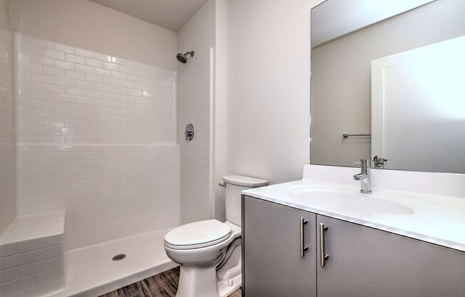 1 bed, 1 bath, 740 sqft, $2,300, Unit Apt 1303