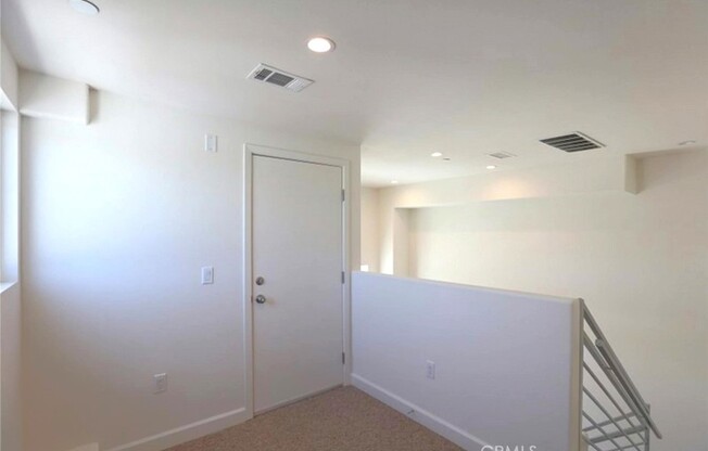 1 bed, 1.5 baths, 750 sqft, $2,500, Unit 7