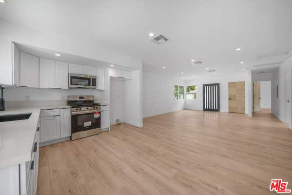 6837 YOLANDA AVE