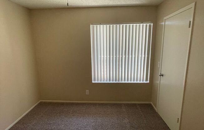 2 beds, 1 bath, 849 sqft, $1,525, Unit 035