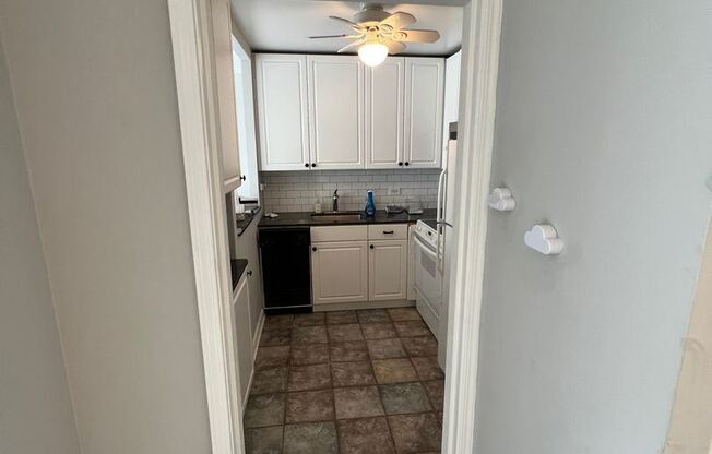 1360 Sandburg Ter Apt #2005