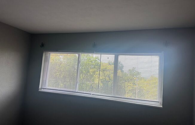 2 beds, 1 bath, 750 sqft, $970, Unit B09 1044 14