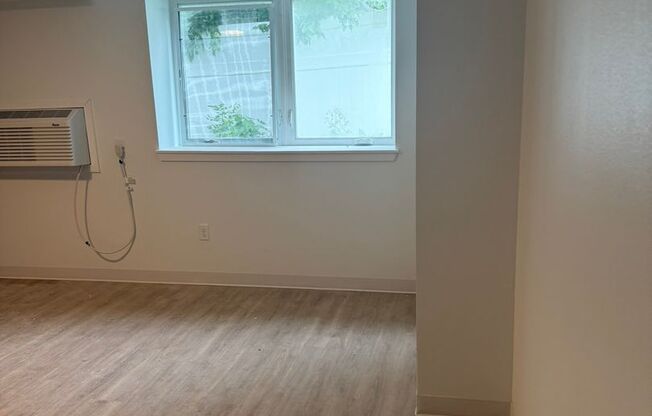 1 bed, 1 bath, 740 sqft, $1,115, Unit 218